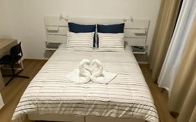 1-D011 Superbe Appartement Spacieux Tres Calme